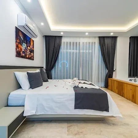 Lueks Tatil Villasi Oezel Havuzlu Horyes Каш