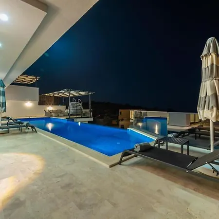 Lueks Tatil Villasi Oezel Havuzlu Horyes * Каш