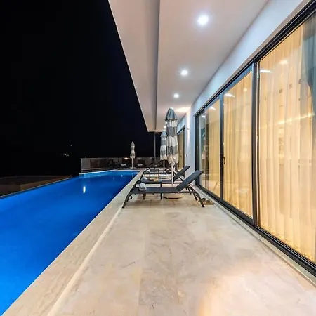 Lueks Tatil Villasi Oezel Havuzlu Horyes Vila Kaş