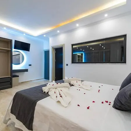 Lueks Tatil Villasi Oezel Havuzlu Horyes Kaş